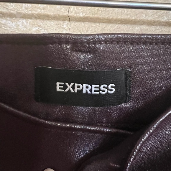 New no tag Faux leather Express pants.. 10R straight ankle, high rise - Picture 4 of 7